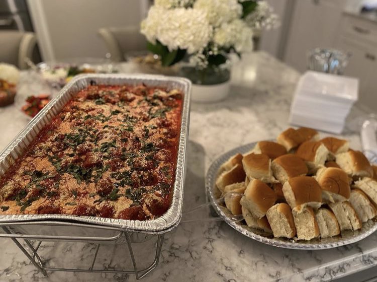 kwb_ohio's tweet photo. Bruschetta Bar and Meatball Slider Heaven!! I love catering summer parties ☀️ 🕶
#bruschetta #meatballsliders #catering #caterer #clevelandfood #clevelandfoodie #foodiesinternationalchat #bayvillage #avonlake #avonohio #kitchenwithbritt #foodoftheday @FoodStoriesBlog @ChefGruel https://t.co/zEcbOQFH52