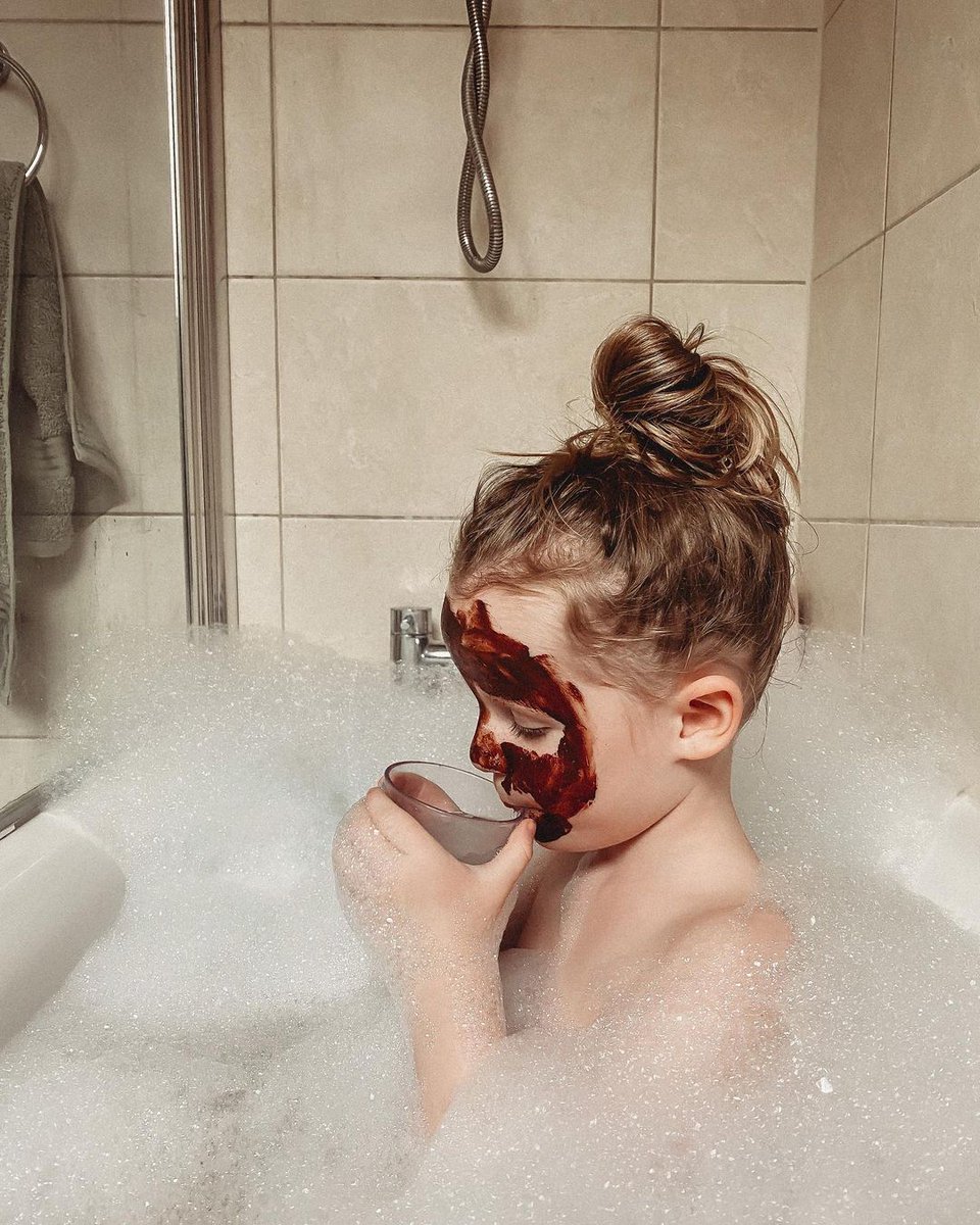 lushcosmetics's tweet photo. Twitter's not the only one looking a little different today CC: @TwitterDesign
#NationalFaceMaskDay #NFMD #NewLookWhoThis
Ft. thelittlestdarlings, lushukraine , oneit_style and lushvictoriastation. https://t.co/VkGFsMg6vD
