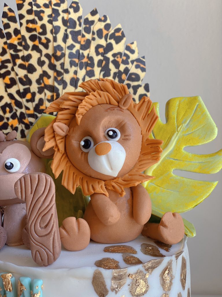AliZidhna's tweet photo. Jungle themed cake
#animalcake #birthdaycake #cakelovers #maldives #maldivescakes #bakinginmaldives https://t.co/8H4ieZ4vmd