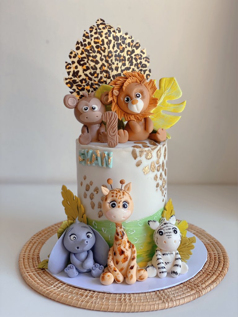 AliZidhna's tweet photo. Jungle themed cake
#animalcake #birthdaycake #cakelovers #maldives #maldivescakes #bakinginmaldives https://t.co/8H4ieZ4vmd