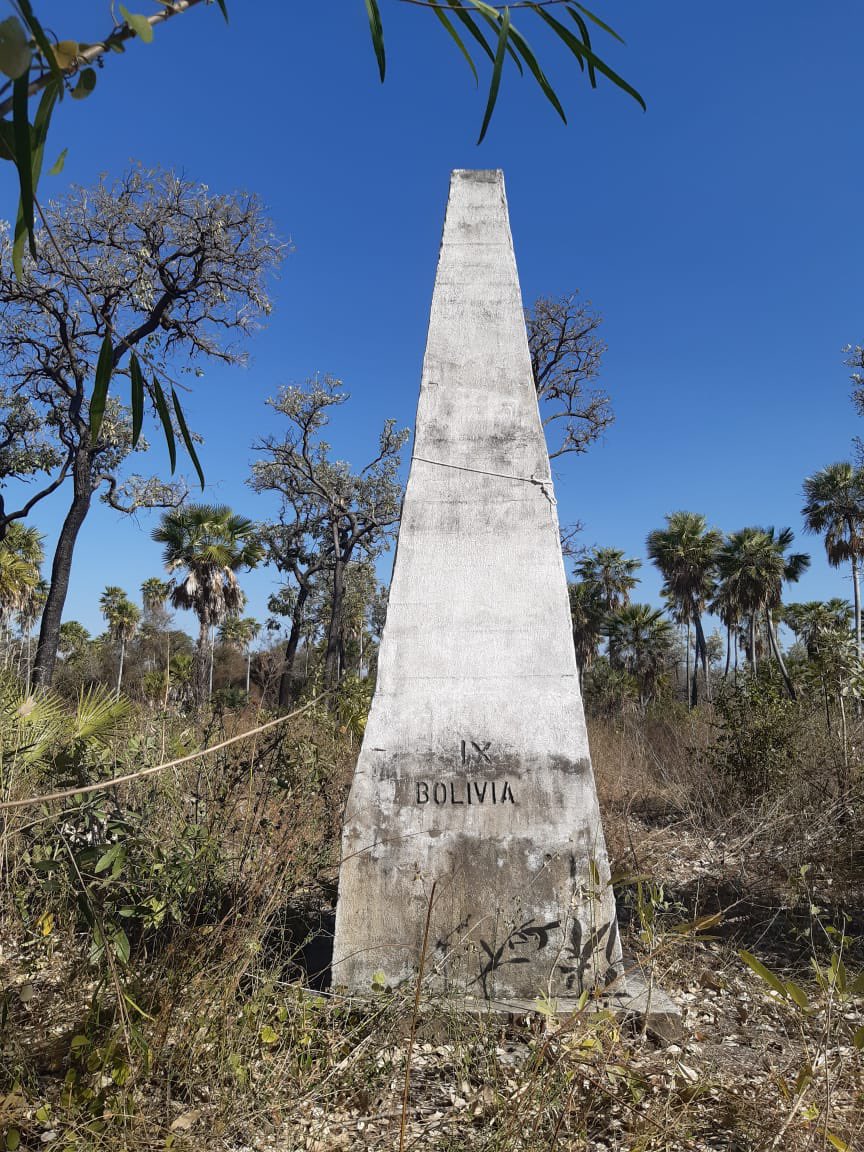 Se llegó al Hito IX con la limpieza y apertura de la línea de frontera seca entre Paraguay y Bolivia. Falta poco para culminar este trabajo entre el Comando de Ingeniería, la <a href="/cndl_mre/">Comisión Nacional Demarcadora de Límites (CNDL)</a> y el <a href="/mopcparaguay/">MOPC Paraguay</a>