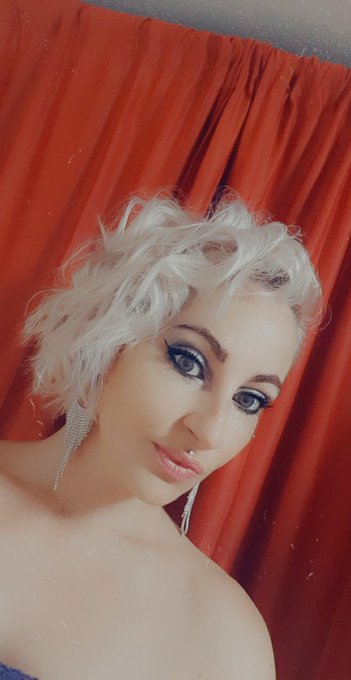 #blueeyes #shorthair #makeup #coiffure #blonde #french #frenchgirl 
@swame_promm @swame_promotion @swame_vip