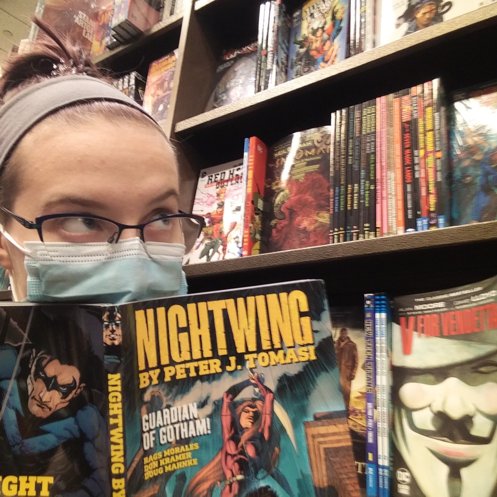 Guess who expanded their graphic novel section 🤗 Got a favourite series?

#bnmaplegrove #graphicnovel #universe #marveluniverse #superheroes #comics #opinion #booknerd #bookaddicts #nightwing #yawednesday