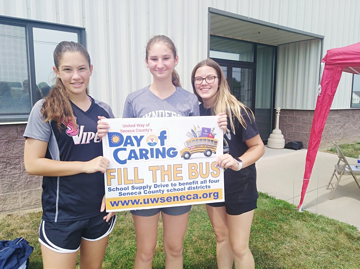 LajewskiC's tweet image. Wonderful community support at the @UnitedWaySeneca Fill the Bus Campaign! The 📓✏️🖊️🖍️📄💸💰📏 from individuals and orgs, as well as the time from so many.... It was a great event. 
 #SFCSDProud