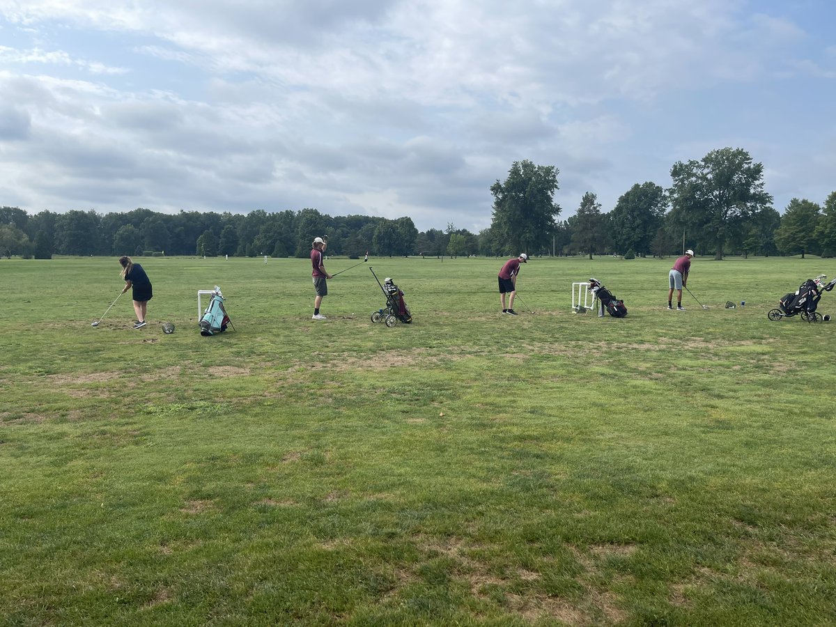 GolfFairport's tweet photo. Skipper golf warming up and getting ready to tee off in a Tri-way match against Chaulker and Windham. Let’s go Skippers! https://t.co/vI6kckkcl5