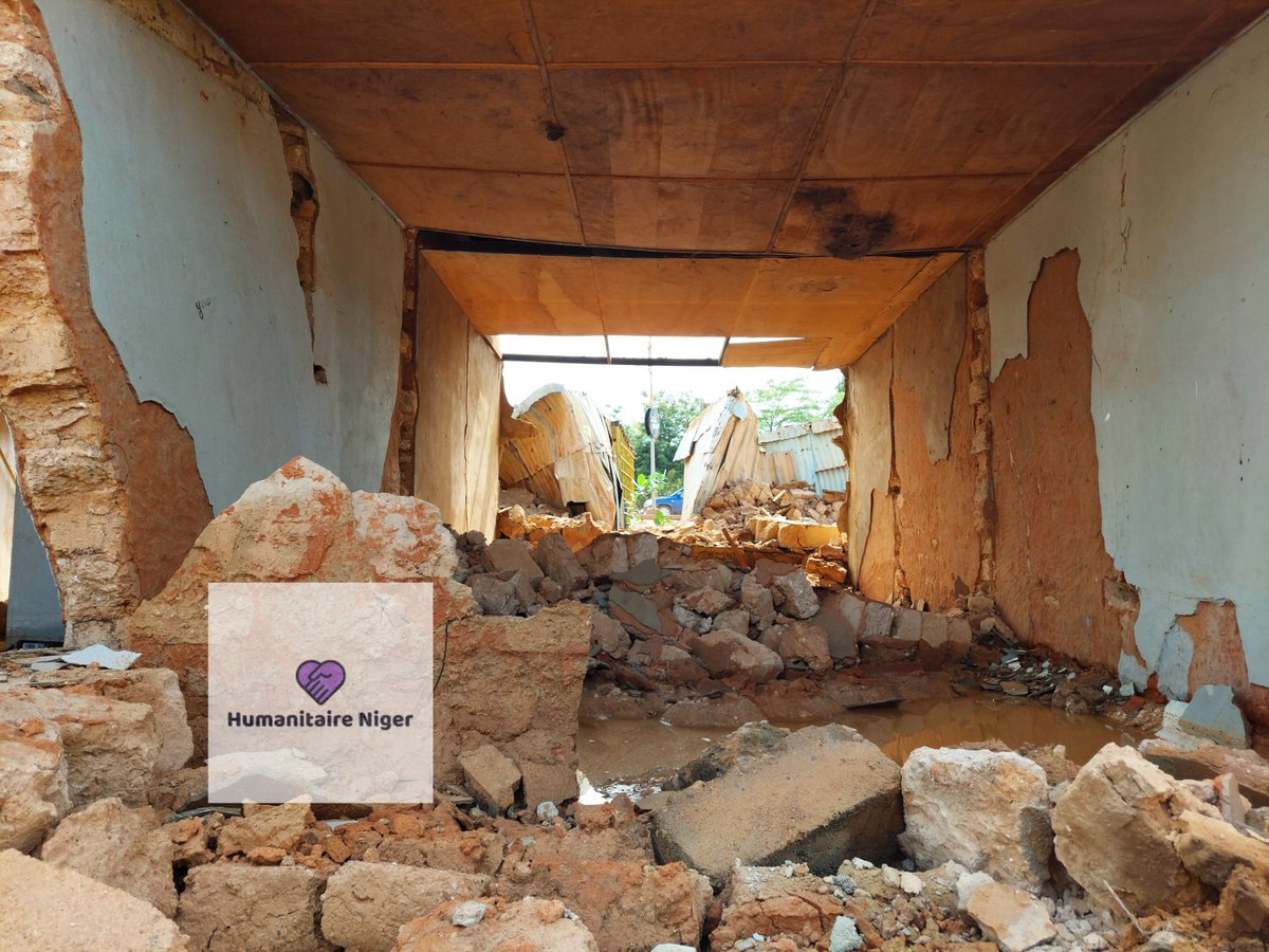 Situation des inondations à la date du 11/08/2021: 
52 morts 
👨‍👨‍👧‍👧50 305 personnes sinistrées/ 5 694 ménages; 
🏡4 137 maisons et 282 cases effondrées. 
🐐897 têtes de bétail perdu.
Ces inondations ont touché 218 quartiers/Villages, 62 communes et 29 départements/villes. #Niger