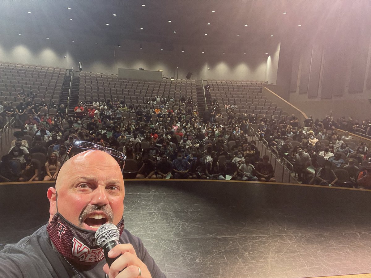 FalconFlip92's tweet photo. Hey #Falconfamily, the students wanted you to know they are fine and doing great!! #WPSIgniteLearning #WPSProud @HeightsHSusd259 https://t.co/VYv55Dh9K9