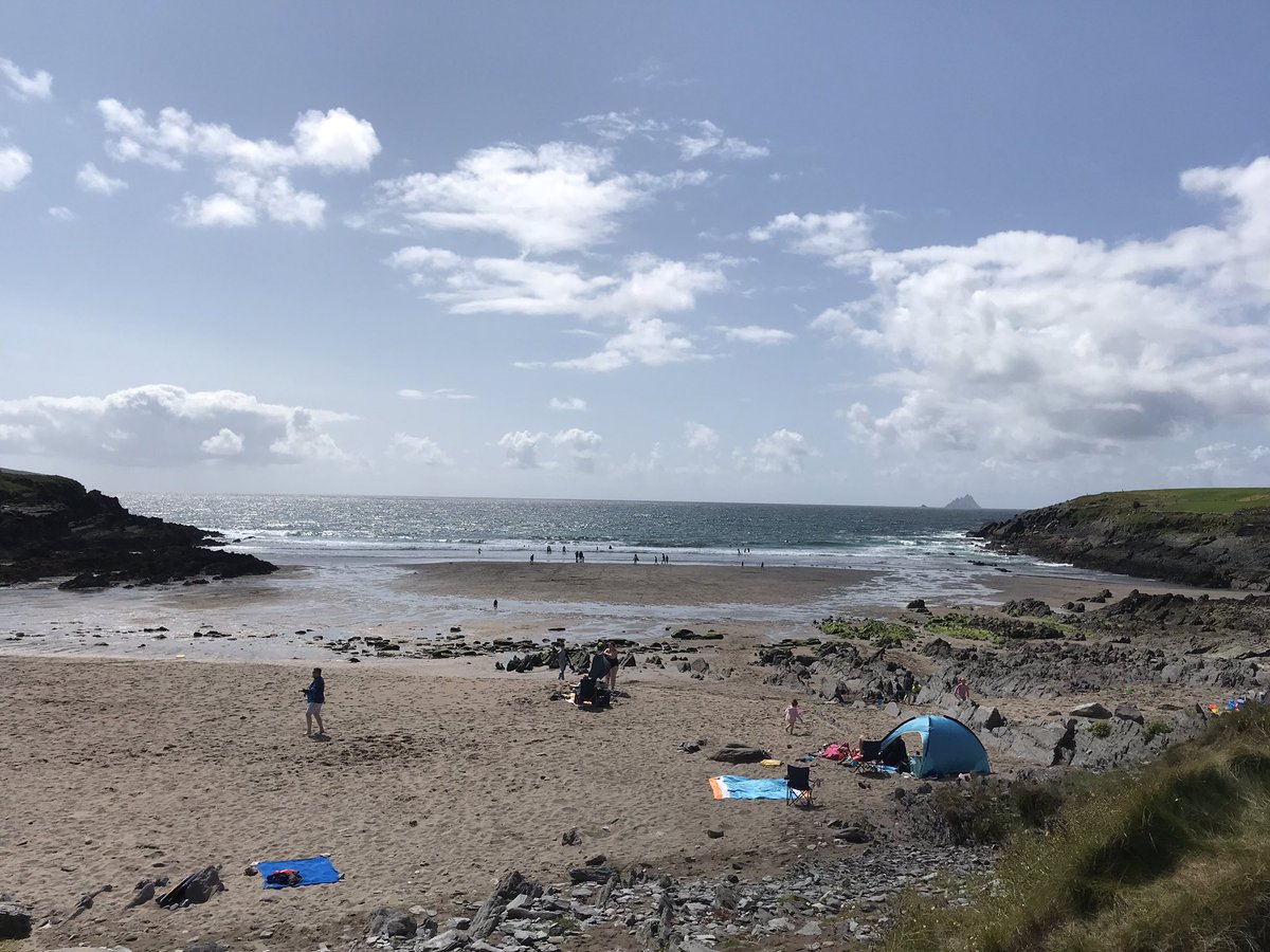 todayInIreland's tweet photo. I’ve never seen so many people at St. Finian’s Bay beach! 
#staycation #SkelligCoast #WildAtlanticWay #skelligRing #Ireland #skelligs https://t.co/zJLJnP4kr4