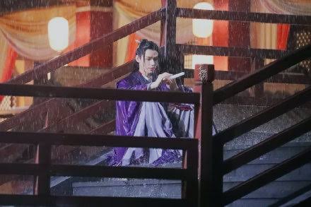 hourlywkx's tweet photo. “at that time, wkx just found out zzs didn't have much longer to live. I suddenly felt, my only soulmate in this world, my only light will be gone.”

he couldnt get out of character after filming this scene, and i think gong jun was insane for this. MEMORABLE https://t.co/oHG8jzM1x6