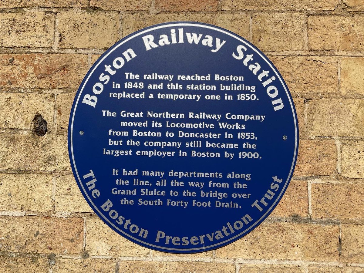 Boston train station was opened for service on 17 October 1848 with the opening of the Great Northern Railway East Lincolnshire line 🚂 

In its heyday the station employed over 50 staff and had two through tracks and cover over the platform tracks. #BostonUK #EMR #Nationalrail