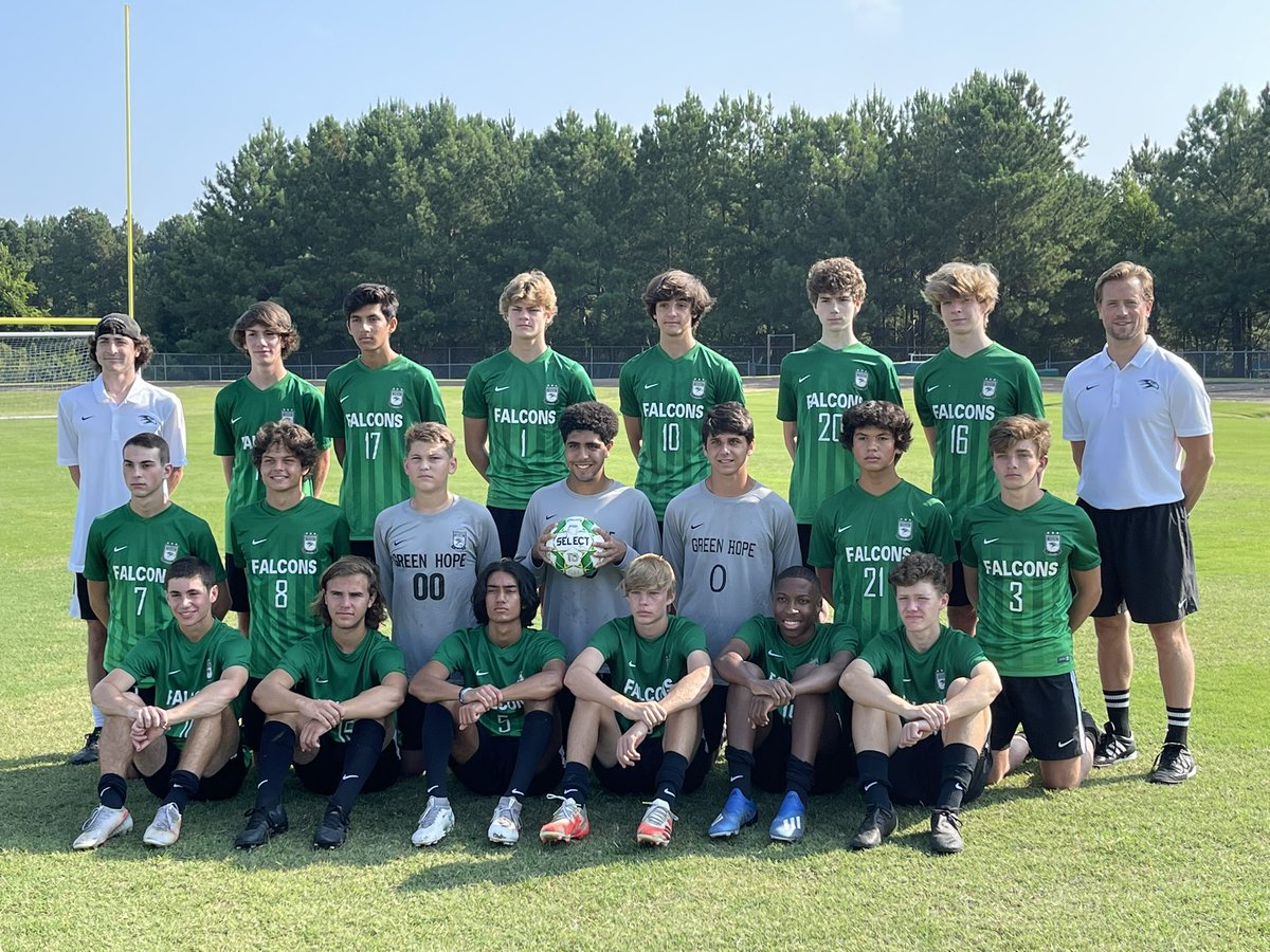 GHmensVSOC's tweet photo. Your 2021 Squad looking sharp!! @GHHSSports #GoFalcons #Family #PictureDay https://t.co/IuwlDcTkLZ