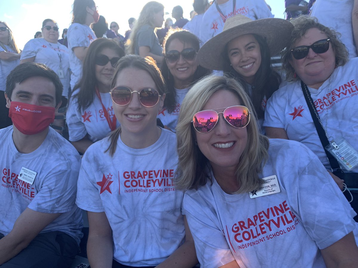 coxjodir's tweet photo. Great time at Convocation! The World Languages Team is ready! #wearegcisd https://t.co/wMkiSzFAG1