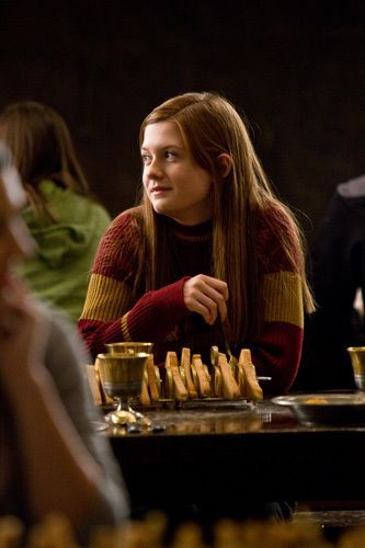 Feliz aniversário para a minha ruivinha fav ninguém acima dela 

happy birthday ginny weasley 