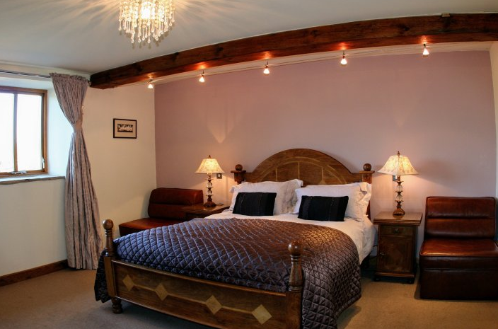 TheHolidayCots's tweet photo. Shepherds Barn has been beautifully converted to provide 5-star accommodation for those looking to relax in a tranquil, rural setting.
ποΈ Sleeps 1-6
https://t.co/4XSb4t4DMO
#SelfCatering #Quernmore #Lancashire #ForestofBowland #BarnConversion #FamilyHoliday #DogFriendly https://t.co/RypGTNisX0