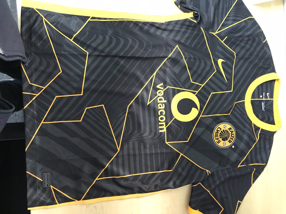 SimphiweNzi's tweet image. To honour the legend @WillardKatsande I had to do the rite thing. Thanks for wearing the badge with pride. When you hang up your boots, you deserve a testimonial match #khosi4life Be easy on the lads when we cross paths.