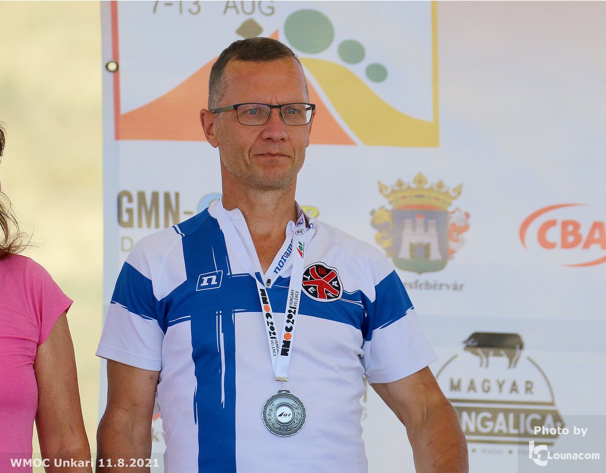 M55 keskimatkan MM-hopeaa Juha Koskinen <a href="/VaajakoskenTera/">Vaajakosken Terä</a> . Hyvä Suomi! #wmoc2021 #unkari #suunnistus