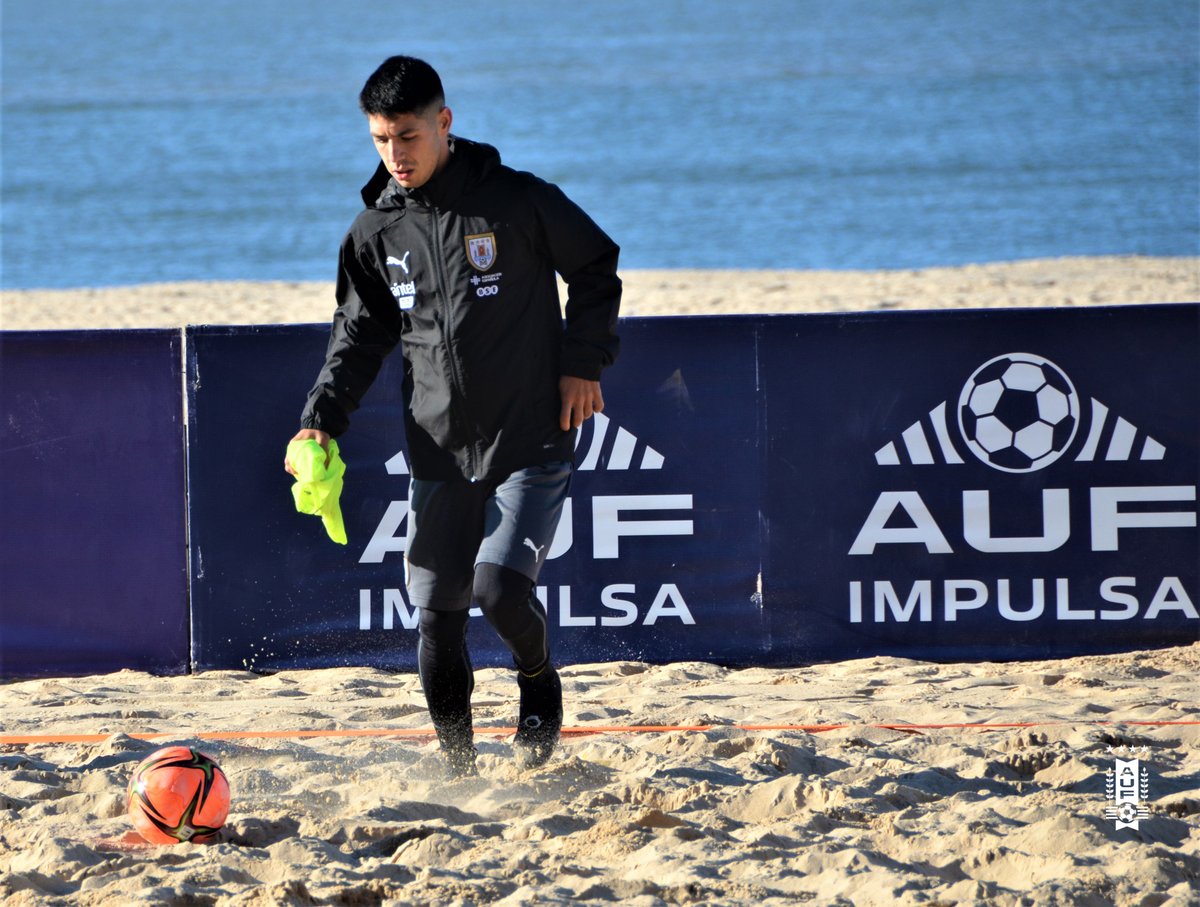 🛬 🏆 Tras obtener la Supercopa de España con <a href="/SanFranBSoccer/">San Francisco Beach Soccer</a>, Gastón Laduche se incorporó a los trabajos de la selección uruguaya.

🔜 🇷🇺