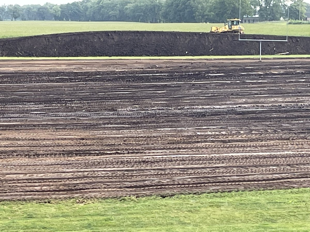 RFrens's tweet image. When we started breaking ground on Monday, we meant it!  Lots of ground, and plenty of breaking as well!