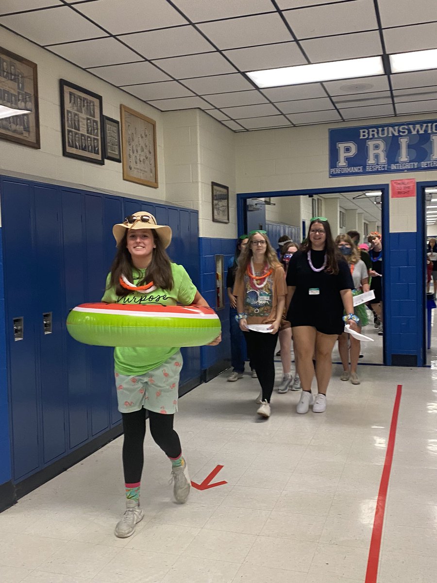 LINK is on the move! The Class of 2025 is touring BHS!  Great job to our LINK Crew!  @BHSPerryAP <a href="/LINK_CREWBHS/">BHS LINK CREW</a> <a href="/BCSDVerhest/">Kathleen Verhest</a> <a href="/BCSDNiedermeyer/">Jason A. Niedermeyer</a> <a href="/BrunswickCSD/">BrunswickCitySchools</a>