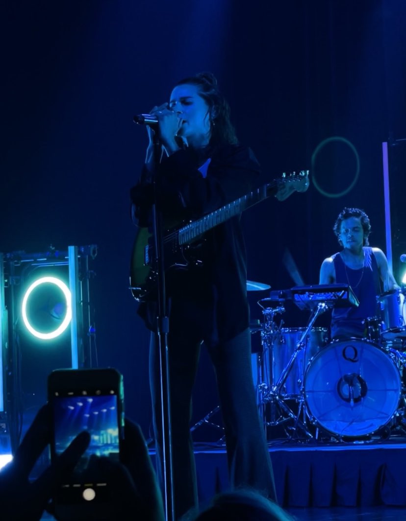 iluvjbxoxo11's tweet photo. first concert back &amp; it was 100% worth the wait. just so happened to leave with lynn’s pick which i still can’t believe. thank you @ThisIsPVRIS @LYNNGVNN for singing your heart out. https://t.co/HuREfEkOYg
