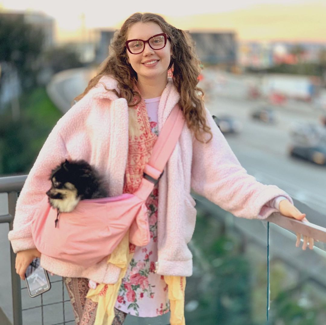 THEbiggestkaka's tweet photo. American adult movie superstar, Elena Koshka uses her proceeds from her films to help out Kenyan women in dire need of assistance 

ReaD moRE https://t.co/KqvzStbewu https://t.co/ZDlG5b0rTP