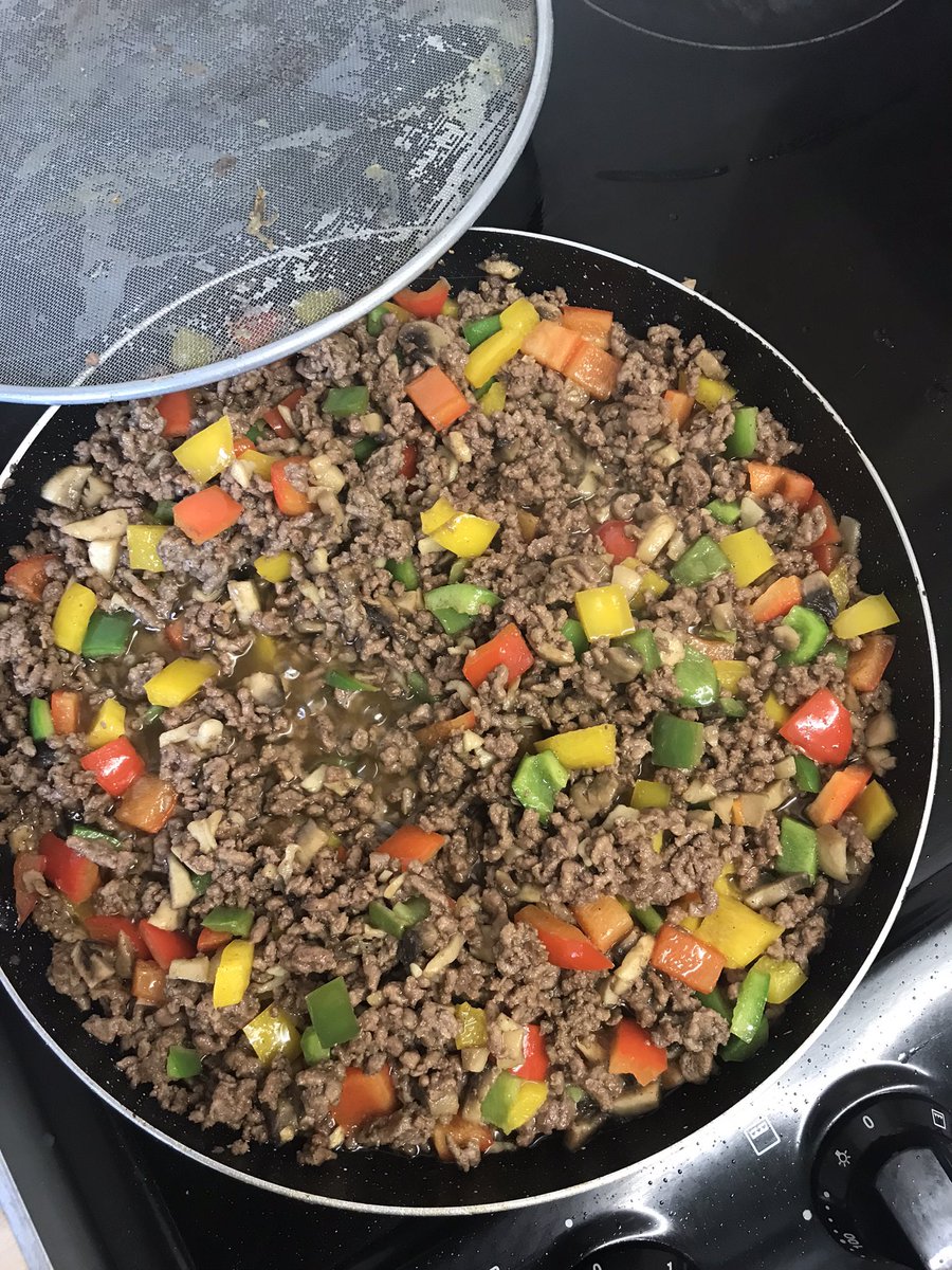 Gallowsclosece1's tweet photo. Prepping lunches for 24 children at summer club today. Quesadillas went down a treat. https://t.co/OsF3cOLQXF