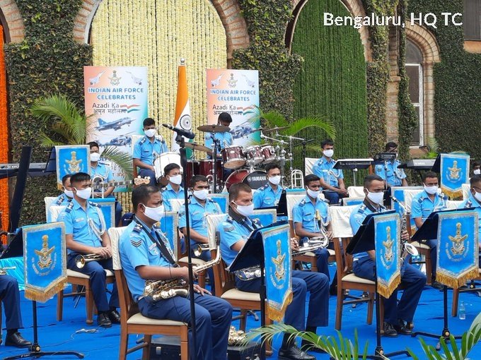 IAF_MCC's tweet photo. #AzadiKaAmritMahotsav
The Indian Air Force Bands at their musical best!
Concerts have been organized by #AFBands in the run up to the upcoming #IndependenceDay.
Inset: Glimpses of performances at Prayagraj, Ahmedabad & Bengaluru https://t.co/g4aCEawXIH