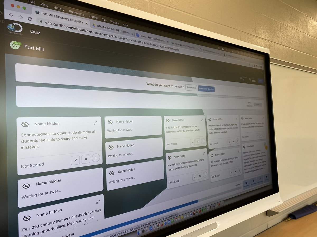 pnabbie's tweet image. @FortMillSD #FM21STEAM educators diving into new Quiz features!
@DiscoveryEd 
Have YOU ✅ed out the new Quiz features yet???