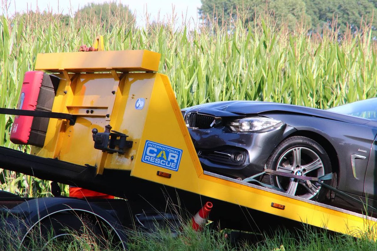 Flinke blikschade na kop-staart aanrijding Eerdsebaan Veghel