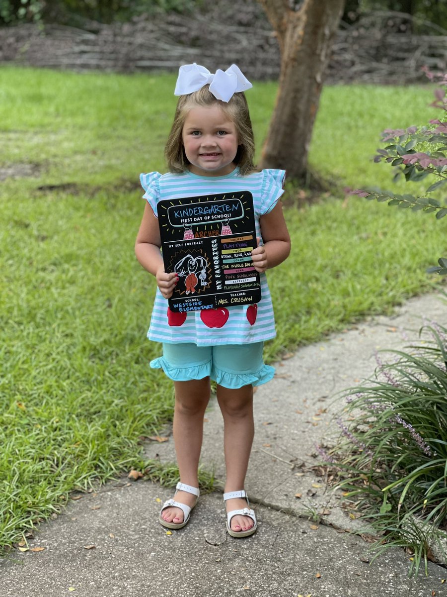 First day of kindergarten 🍎