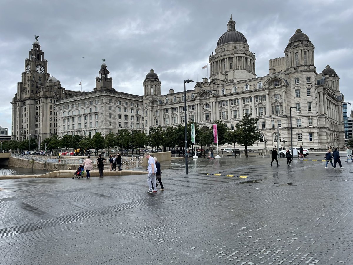 Just stunning…#TheThreeGraces #Liverpool #EmbracingTheCity