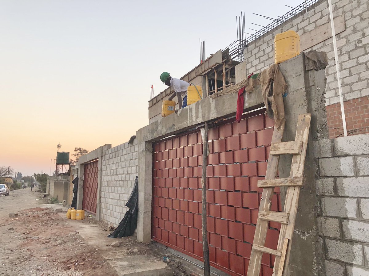 OneSquareK1's tweet photo. The carpark project takes another major step forward, gates installed 💪🏾 #zikanosteel +260 97 2344742 #onesquarek #thisisforus
RT and Like 👍🏽, push them up! https://t.co/apLTJgZDP3