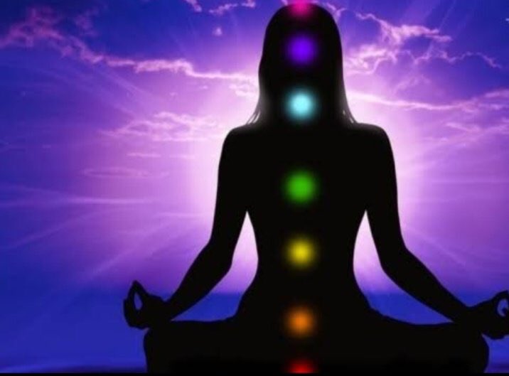 Медитация на гвоздях. Медитация чакры. Духовность. Аватарка медитация. Женщина медитация.