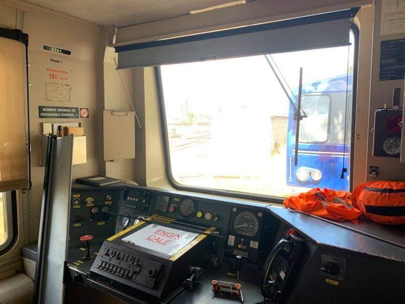 _cftst's tweet photo. ➡️ Retour sur la séance de ce week end ! 

✅ Nos bénévoles étaient réunis ce week end pour continuer de préparer l’X2141 à sa prochaine circulation 

➡️ Il s’agit notamment de peaufiner certains détails techniques ⤵️ 1/4 https://t.co/l3BiRocoCG