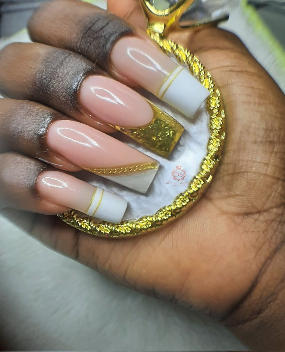 sousaa_dannii's tweet image. Só Deus sabe o quanto sofri pra chegar onde estou...🎶🙏🏾🙌🏽🙇🏾‍♀️🤍🤤
.
.
.
@vivibonadio
#animalprint #animalprintnails #nailsdesign #instagood #longnails #ombrenails #nailpro #reelsinstagram #unhaslindaseperfeitas #follow #cute #manicure  #francesareversa
#enganjamento #whitenails