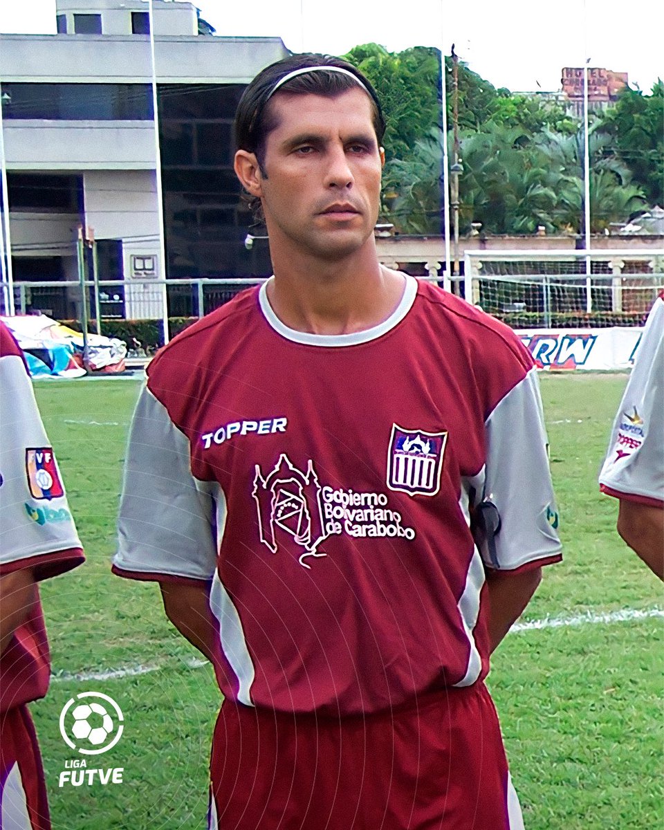 #HuellasEnElFUTVE • Daniel Delfino, el sinónimo de gol en <a href="/Carabobo_FC/">Carabobo Fútbol Club</a>

🇦🇷🇻🇪 • El "Chueco" vistió tres camisetas en Venezuela, pero sin duda sus mejores momentos los vivió entre 2003 y 2008 con la camiseta granate, convirtiéndose en el goleador histórico del club.