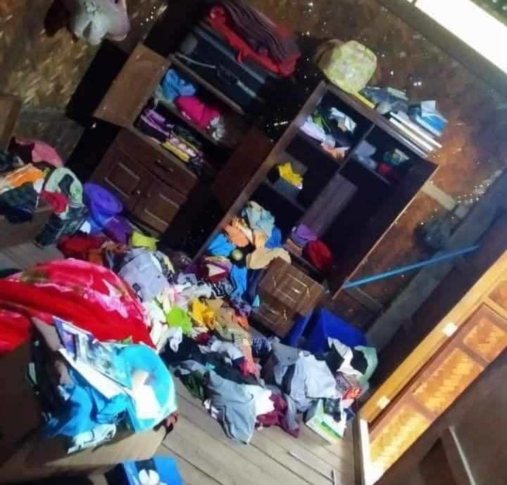 KiwixssK's tweet photo. SAC raided Titaw village, Depayin this morning, stormed into houses and looted valuables. As they marched to ThayatKan and KaiKang Villages, Villagers had to flee from houses in the mid of Covid19 and flood. #Aug11Coup  #WhatsHappeningInMyanmar https://t.co/NetlbJOkM3
