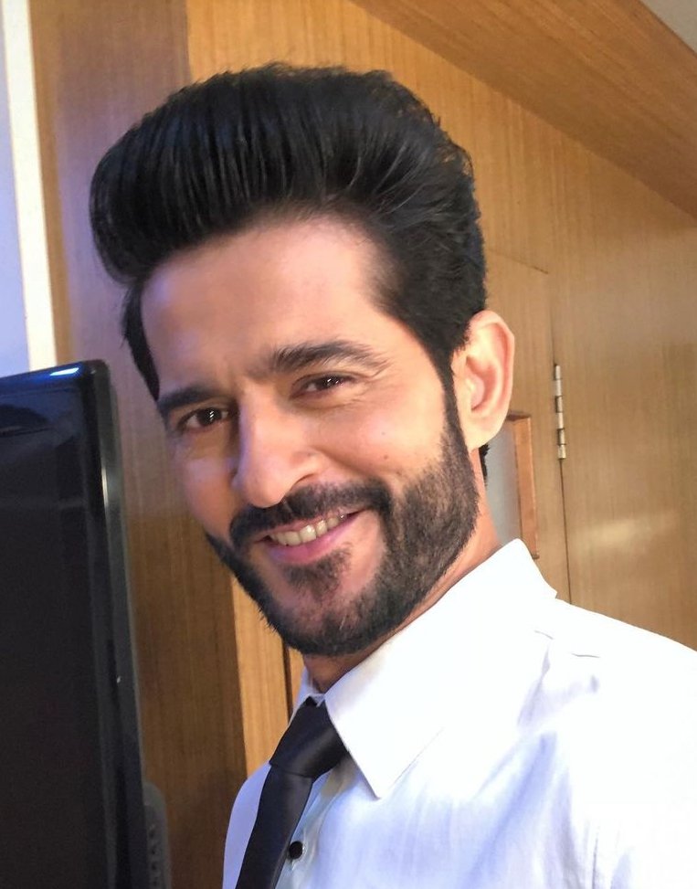 #TWSpyExclusive

#RubinaDilaik To make her BOLLYWOOD DEBUT Along with #HitenTejwani as Co-Star in '#Ardh'.Which is Directed By #PalaashMuchhal.

For Brief Stay Tuned
#TellywoodSpy #TWS4You