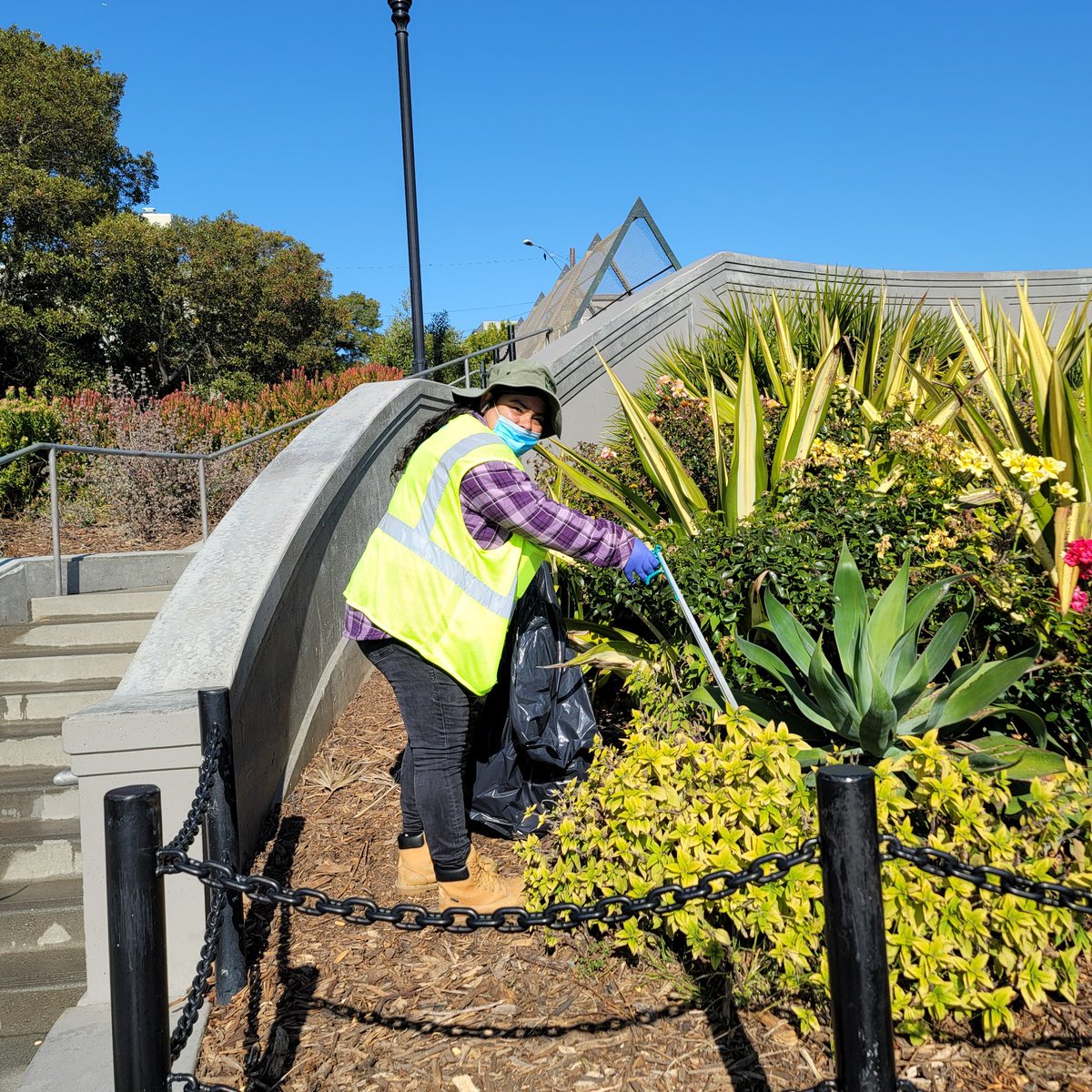 Thank you Elvia for your hard work at <a href="/DoloresPark/">DoloresPark</a>. <a href="/RecParkSF/">San Francisco Recreation and Park Department</a> . She works hard so our dogs are not stepping on needles. 💕