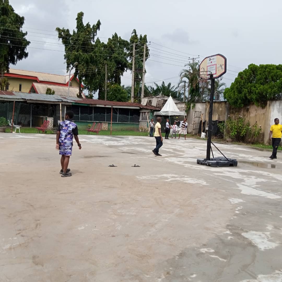 midtowntechhub's tweet photo. These kids are not only taught skills in tech, they are also given time to breathe and have fun. Of course kids would always be kids.
#STEM
#stemforkids
#MidTowntechHub https://t.co/WZZPDNp8af