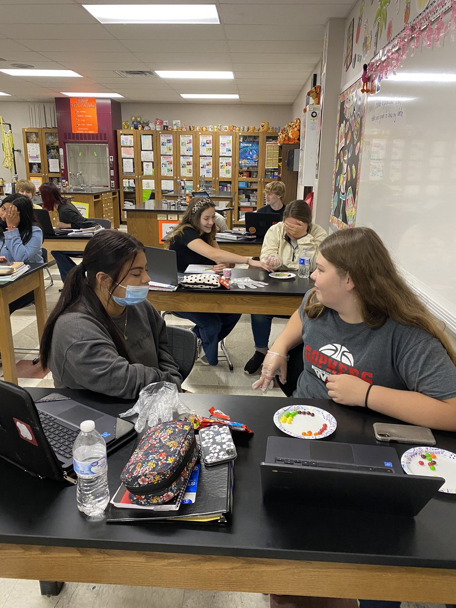 MHeimScience's tweet photo. The Skyttles Lab has returned to Bio 2, students are running a blind test to see if they can identify the color based on taste #HeimCPBio2 https://t.co/Xf8CgYhmHH