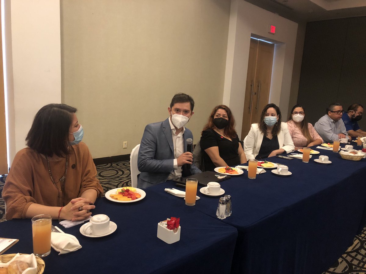 ClusterDeSonora's tweet photo. Madeleine Valderrama CEO de #AltumLab comparte con socios del @ClusterDeSonora cómo la Inteligencia Artificial puede optimizar los recursos en minería y otras industrias, en desayuno promovido en colaboración con @Prochilemexico https://t.co/O8IvBGh3Nu