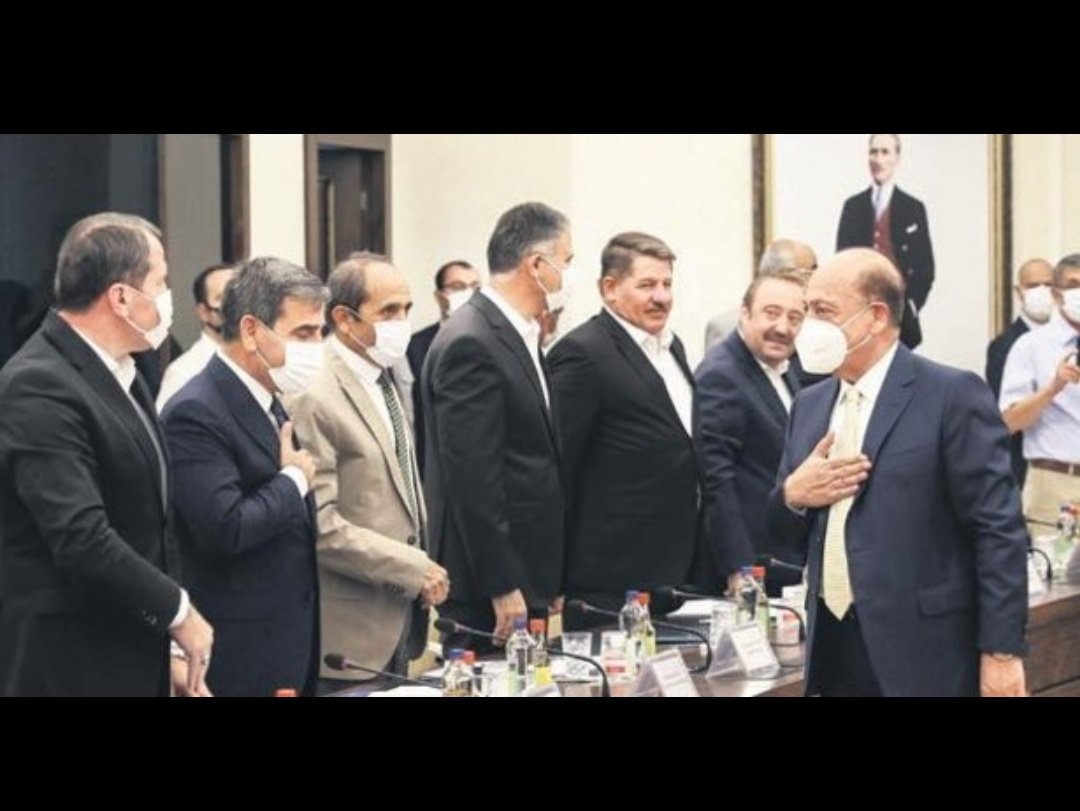 SaHaDernegi's tweet photo. Toplu Sözleşme görüşmeleri hala devam ediyor. Masada alınması gereken haklar dururken ve
Sağlık çalışanlarının talepleri ortadayken twitterda hashtag çalışması yapan 
@MemurSenKonf anlayamıyor,
Masa neden var diye sorguluyor 
Ve diyoruz ki ; 
#SendikaTwitterdaİşinNe https://t.co/j8WYuRnFiW