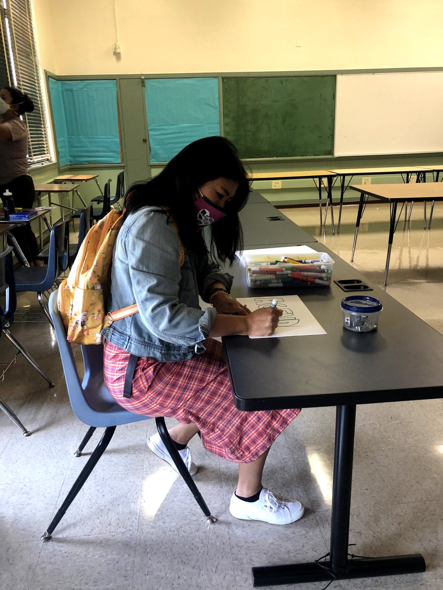 OaklandEdFund's tweet photo. Huge thanks to our amazing community partners @girlgeekx who came together in a big way at Coliseum College Prep Academy (CCPA) last week to help educators &amp; staff prepare for their first day back—they even had custom face masks made for the occasion!! 🍎✏️📚 #EdFundMagic https://t.co/b7fdHVdvDx