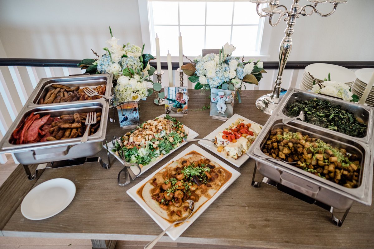 When u have a New Orleans themed #brunch,who do u call? The #NOLA Chef himself @ChefRyanRondeno !! Shrimp and grits,egg frittata,garlic wilted greens & more! @BalloonsCA 📸@LynWatanabe #catering #nolachef #birthdayparty #partyplanner #eventplanner #LosAngeles @vinispartyrents