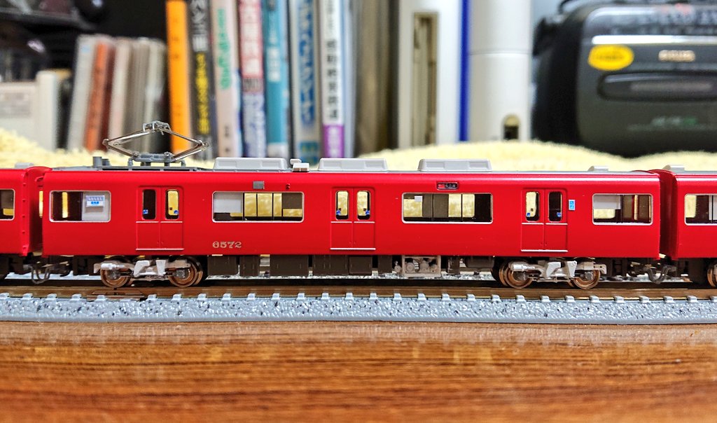 laputaman811's tweet photo. 実車どおりに床下機器を塗り分けてみました。
ちょっと白すぎましたね。
灰色車輪を付ければマシになるかな?
#名鉄 #名鉄6500系 #6522F
#6422F #nゲージ https://t.co/iVx2jFNsOh