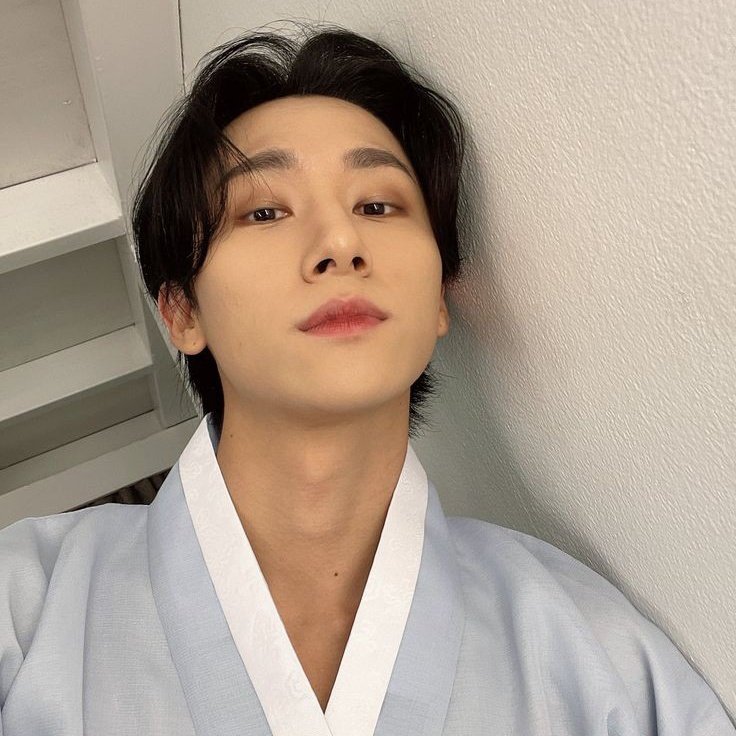 changkyunthinks's tweet image. hi! this is a new account dedicated to the monsta x's maknae and rapper, im changkyun!
please rt this tweet to spread the account. i hope you enjoy the content :)

#MONSTAX #CHANGKYUN #아이엠 @OfficialMonstaX @official__wonho