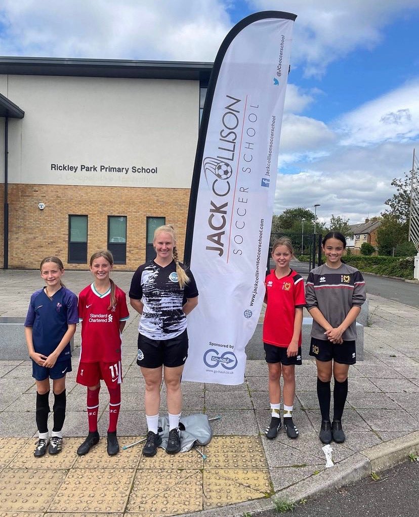 JCsoccerschool's tweet photo. Great to have @HertsV very own Sarah Payne at our Rickley Park camp today with @wm32football
Thank you for making the time & inspiring the next generation
💙⚽️ #JCss #Payno #WM32 https://t.co/JWtHUIuUGp