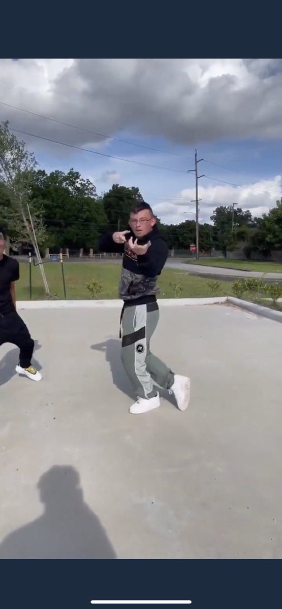 bogusweb's tweet image. Jenny was on skips ass like this