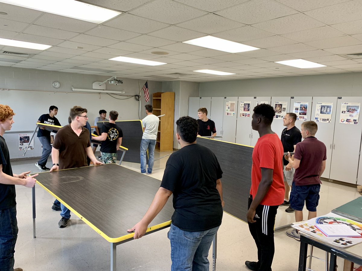 Shout out to <a href="/BrenhamISD/">Brenham ISD</a> MC JROTC and Captain Bayes! Opening our convocation to helping move equipment. They are always helping out wherever needed! Thank you all! 👏
<a href="/BrenhamHS/">Brenham High School</a>